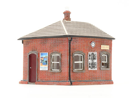 Pre-Owned Hornby Skaledale Magna Booking Office