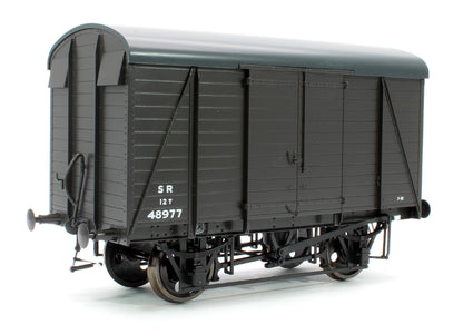 Southern Railway 12T Van Grey 48977