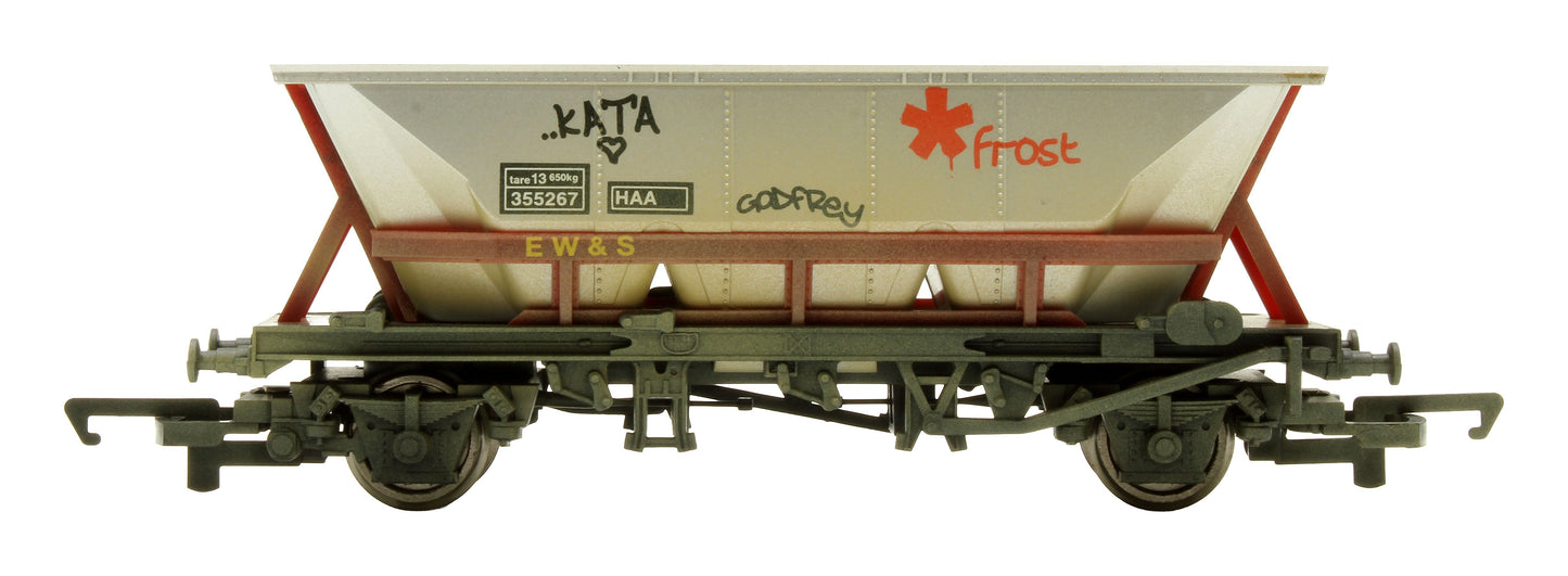 Pre-Owned R6628 Graffiti Wagon '355267' - Weathered Edition