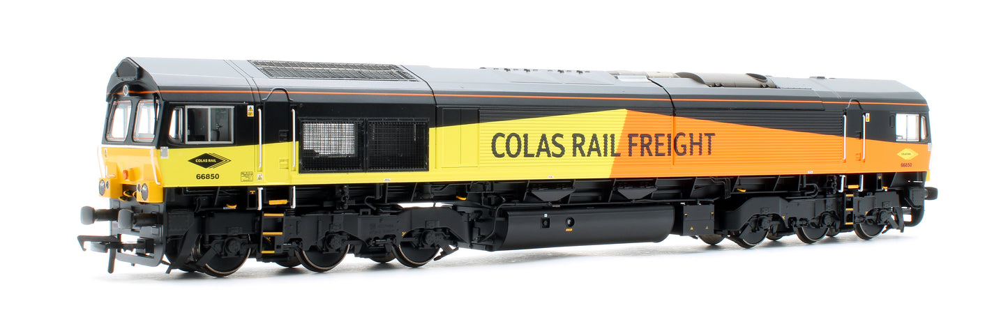 Class 66/8 66850 'David Maidment OBE' Colas Rail Freight Diesel Locomotive - Deluxe DCC Sound