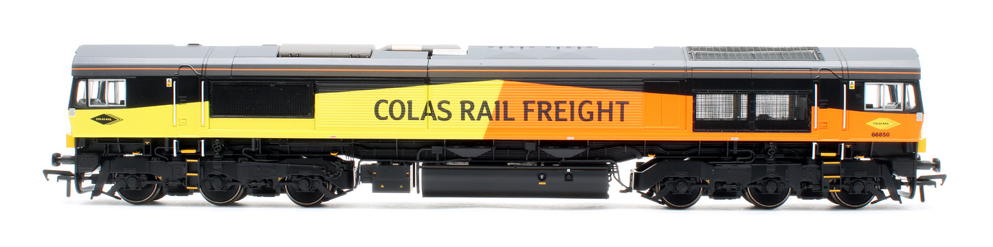 Class 66/8 66850 'David Maidment OBE' Colas Rail Freight Diesel Locomotive - Deluxe DCC Sound