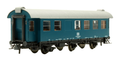 Pre-Owned 66046 DB '977 0 001-5' Crane & Escort Wagon Set