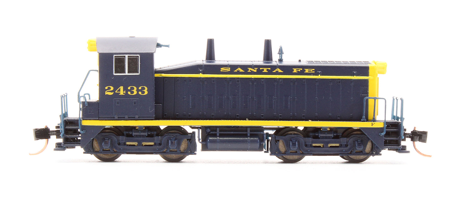 Pre-Owned 7501 SW9 / 1200 Diesel Locomotive AT&SF - Road #2433