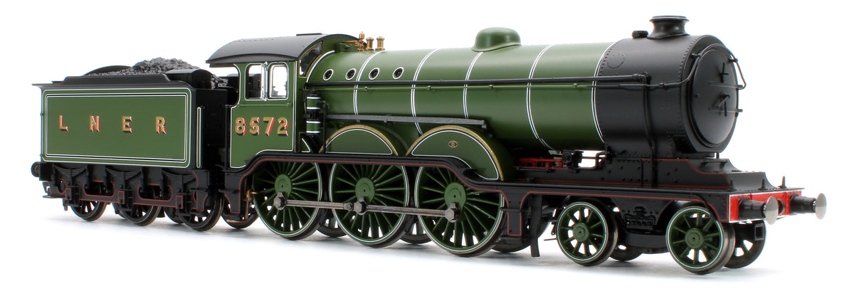R30502 Class B12 4-6-0 LNER Apple Green 8572 Steam Locomotive