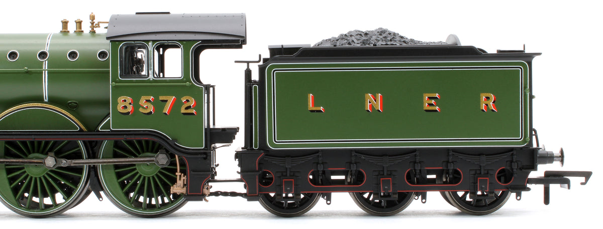 R30502 Class B12 4-6-0 LNER Apple Green 8572 Steam Locomotive