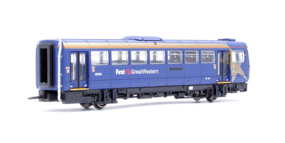 Class 142 First Great Western Blue/Gold DMU 142070 - DCC Fitted