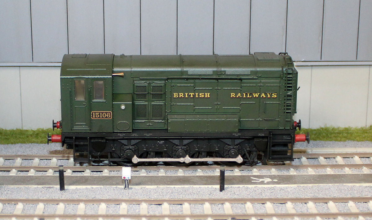 MR-507 Class 11 Shunter BR Green (WR Style Lettering) 15106 Diesel Locomotive - Weathered