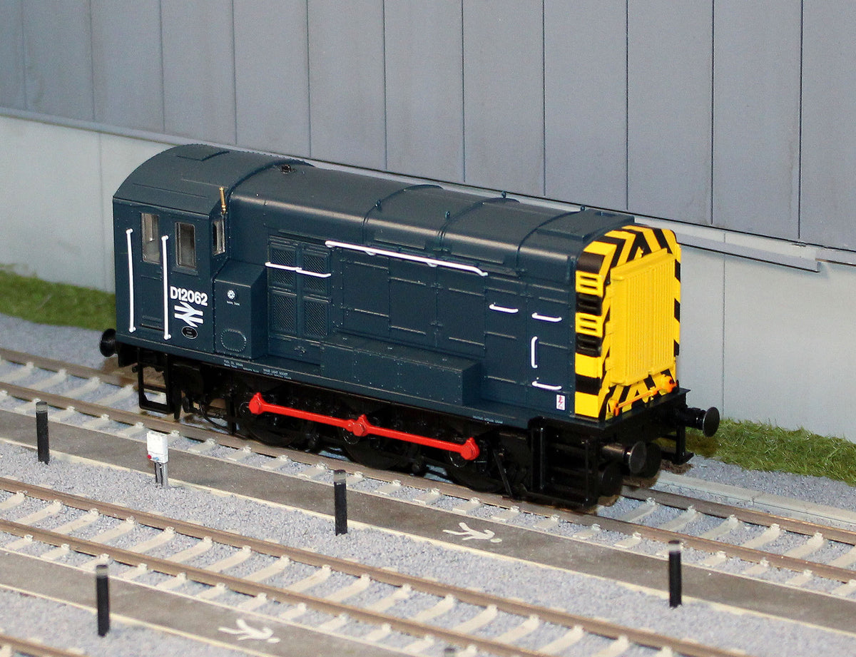 MR-512 Class 11 Shunter BR Blue D12062 Diesel Locomotive