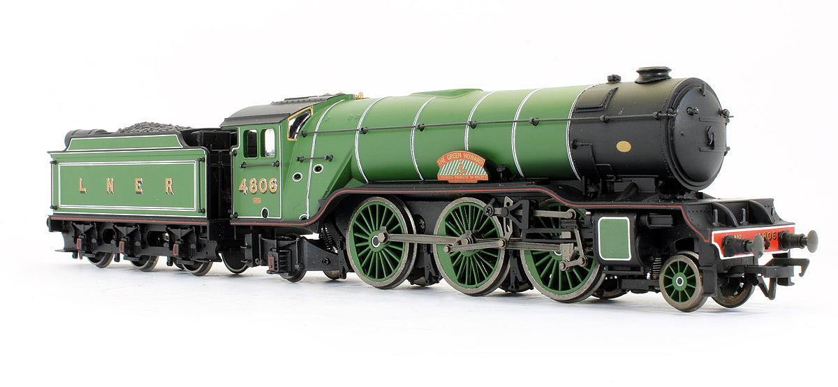 Pre-Owned V2 4806 'The Green Howard' LNER Darlington Green Stepped Tender Steam Locomotive