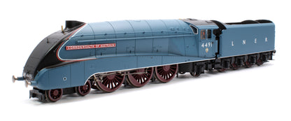 Class A4 4-6-2 4491 'Commonwealth Of Australia' LNER Garter Blue Steam Locomotive