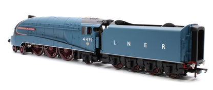 Class A4 4-6-2 4491 'Commonwealth Of Australia' LNER Garter Blue Steam Locomotive