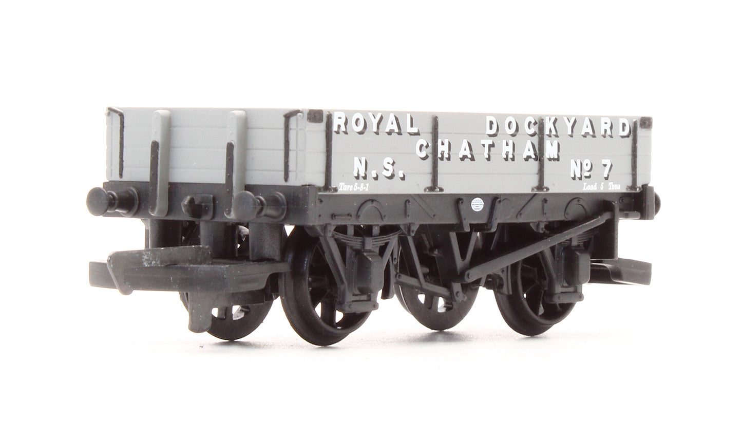 Pre-Owned R6008 'Dockyard' 3 Plank Wagon No.7
