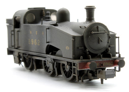 Custom Weathered Class J50 LNER Black (Unlined) 0-6-0 Tank Locomotive No.8962