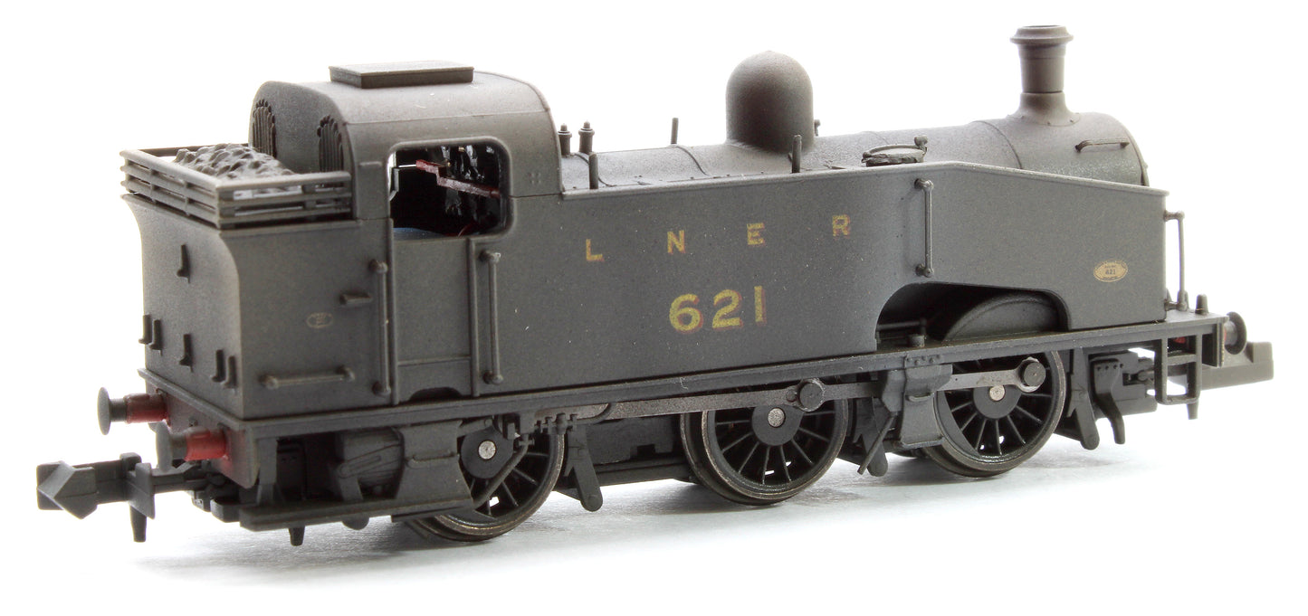 Custom Weathered Class J50 LNER Black (Unlined) 0-6-0 Tank Locomotive No.621