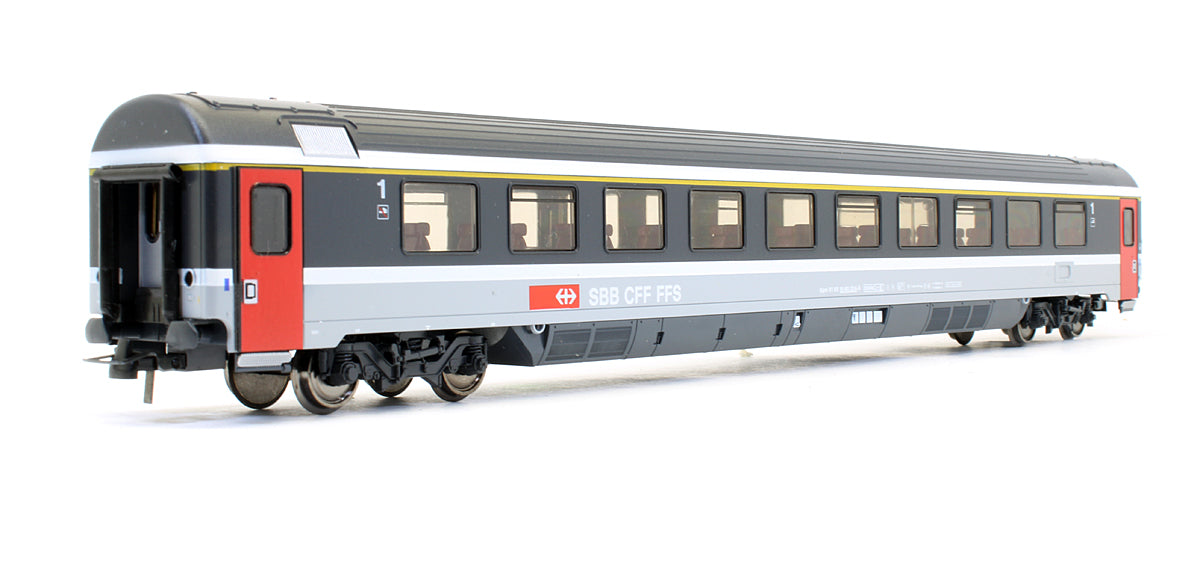 Pre-Owned SBB CFF FFS 1st Class Passenger Car '61 85 10-90 224-9'