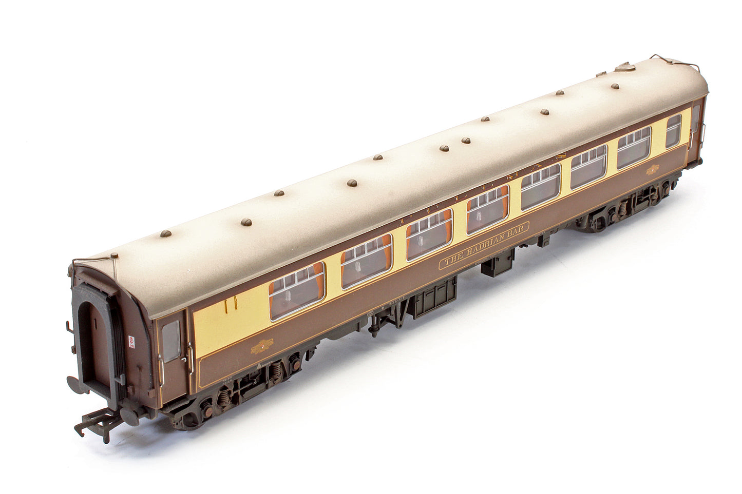 Pre-Owned 39-320 BR MK1 BSP Pullman Bar Second 'The Hadrian Bar' - With Lighting - Custom Weathered