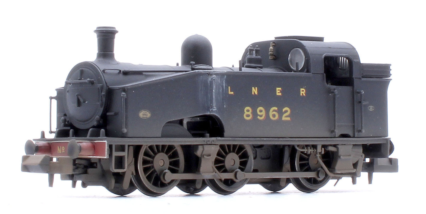 Custom Weathered Class J50 LNER Black (Unlined) 0-6-0 Tank Locomotive No.8962