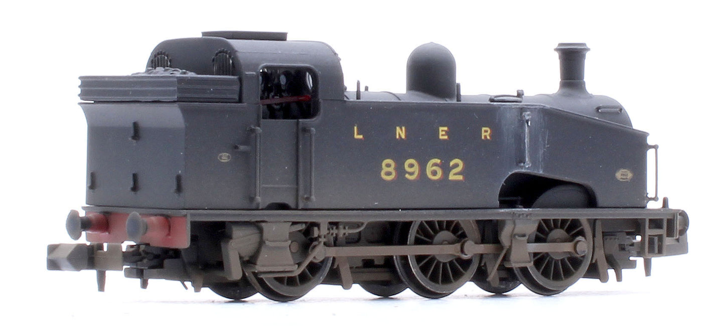 Custom Weathered Class J50 LNER Black (Unlined) 0-6-0 Tank Locomotive No.8962