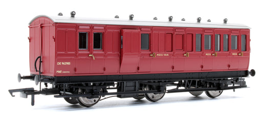 Pre-Owned 6 Wheel 3rd Brake Mess Van BR Crimson No.DE962985 - With Working Lights