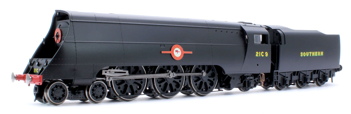 Pre-Owned R30455 SR Merchant Navy Class 4-6-2 No.21C9 'Shaw Savill' (WWII 80th Anniversary Collection) Steam Locomotive