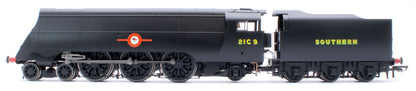 Pre-Owned R30455 SR Merchant Navy Class 4-6-2 No.21C9 'Shaw Savill' (WWII 80th Anniversary Collection) Steam Locomotive
