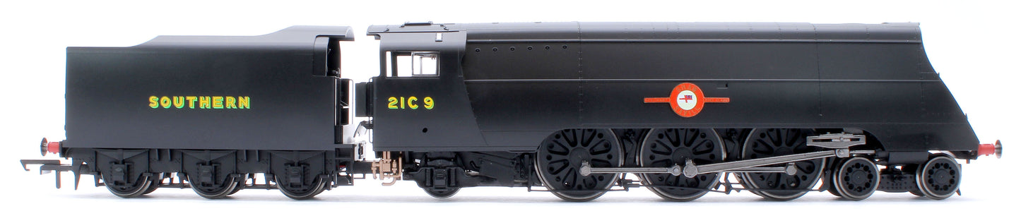 SR Merchant Navy Class 4-6-2 No.21C9 'Shaw Savill' (WWII 80th Anniversary Collection) Steam Locomotive
