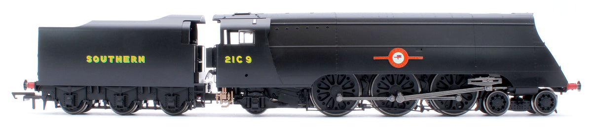Pre-Owned R30455 SR Merchant Navy Class 4-6-2 No.21C9 'Shaw Savill' (WWII 80th Anniversary Collection) Steam Locomotive