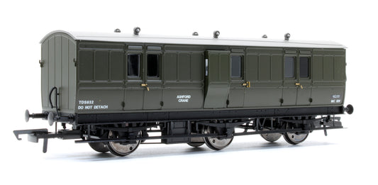 Pre-Owned 6 Wheel Full Brake Tool Van BR Olive Green No.TDS832 - With Working Lights