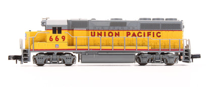 Pre-Owned 48535 GP40 Diesel Locomotive Union Pacific - Road #669