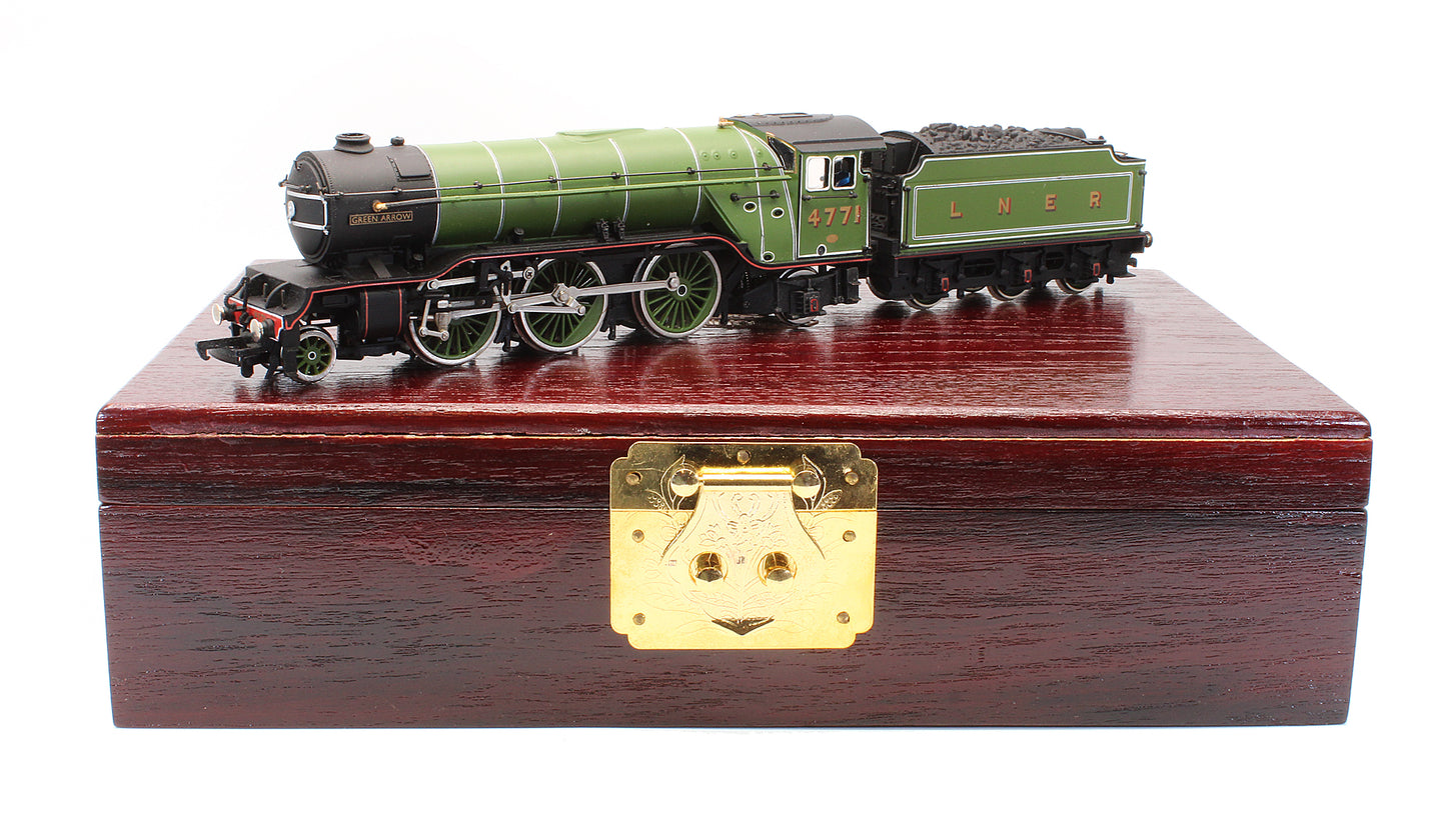 Pre-Owned 31-550 LNER 2-6-2 V2 'Green Arrow' 4771 Steam Locomotive - Limited Edition