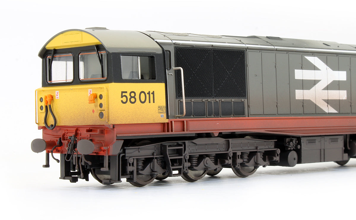 Pre-Owned E84005 Class 58011 BR Railfreight Red Stripe Diesel Locomotive (Weathered)