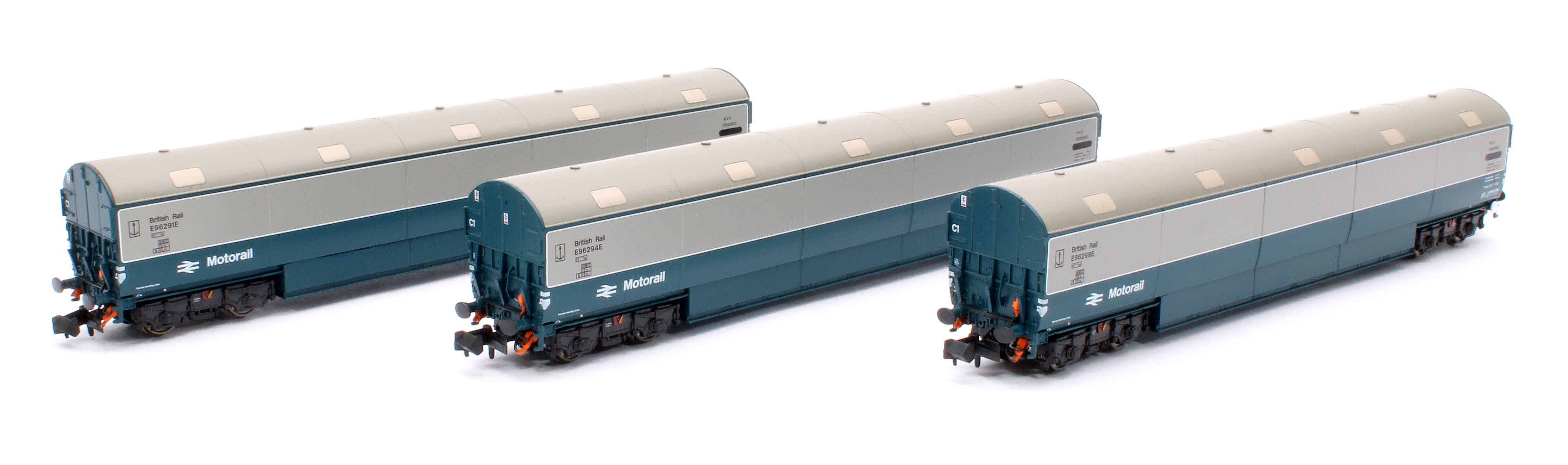 N Gauge Carriages & Coaches – Rails