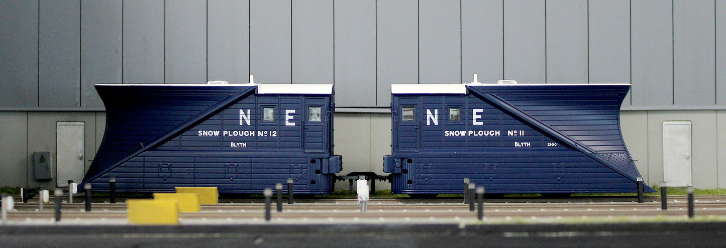 38-641Z Pair of 2 NER Snowploughs 11 & 12 LNER Blue