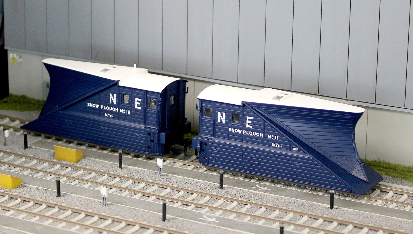 38-641Z Pair of 2 NER Snowploughs 11 & 12 LNER Blue