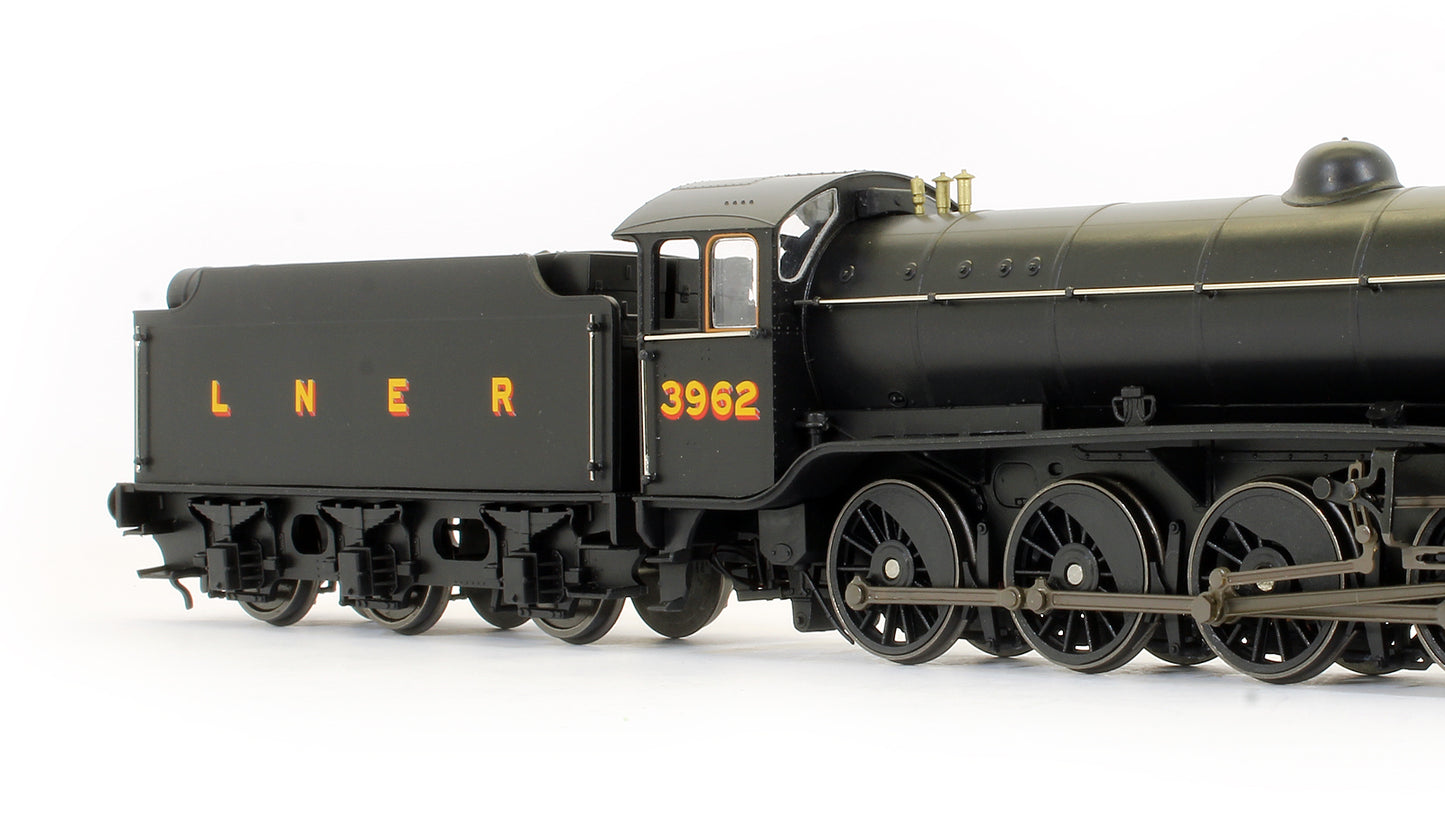 Pre-Owned LNER Class 02/4 'Tango' 2-8-0 #3962 LNER Black - Flush Tender Steam Locomotive