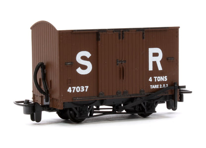 Box Van, SR Livery No. 47037