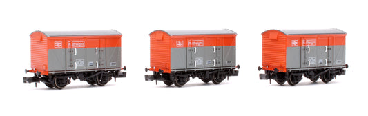 Set of 3 BR 12T VEA Ventilated Vans, BR Railfreight Red/Grey