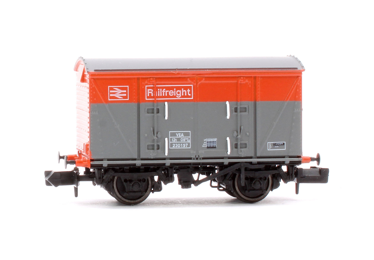 Set of 3 BR 12T VEA Ventilated Vans, BR Railfreight Red/Grey