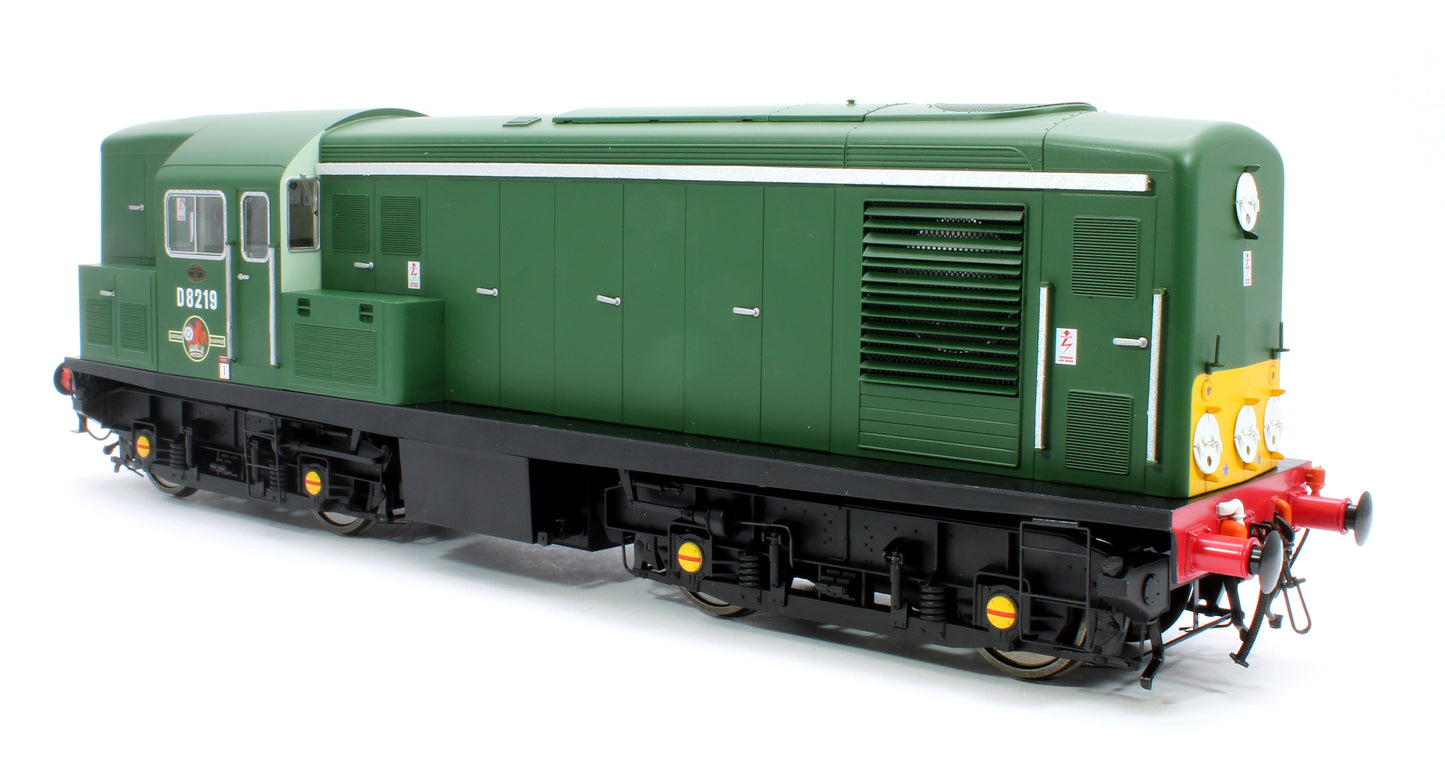 Class 15 D8219 BR Green (Small Yellow Panels) Diesel Locomotive