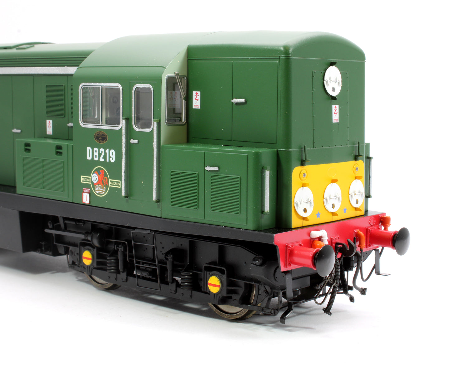 Class 15 D8219 BR Green (Small Yellow Panels) Diesel Locomotive