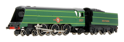 Pre-Owned 1503Farish Merchant Navy Class 4-6-2 21C17 'Belgian Marine' in SR green