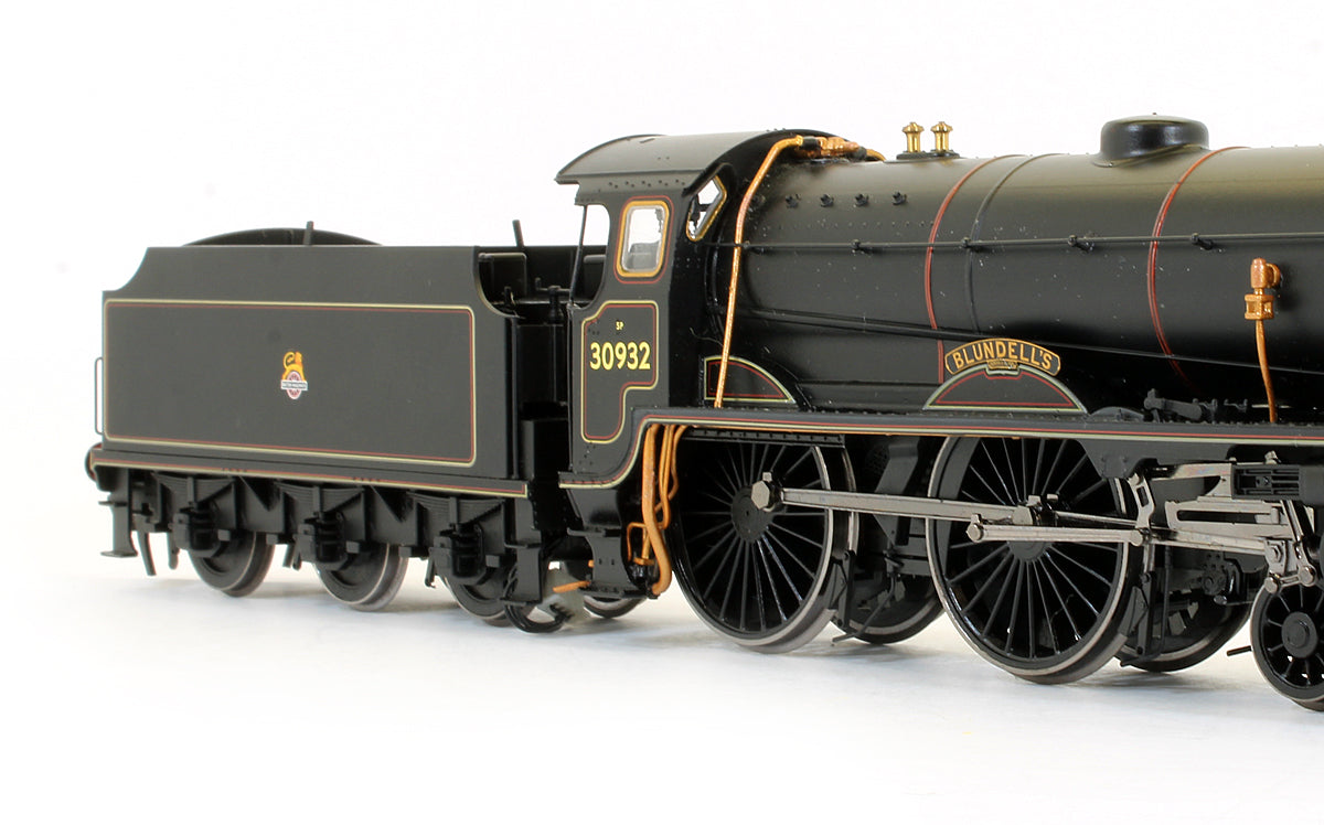 Pre-Owned BR Black 4-4-0 Schools Class 'Blundell's' 30932 Steam Locomotive