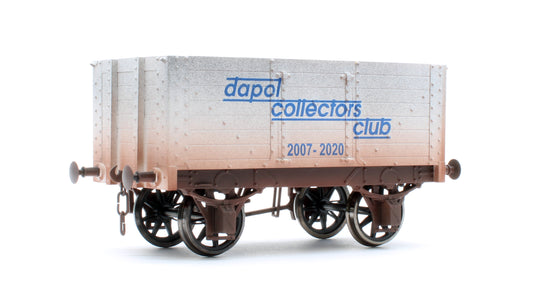 7F-072-015W 7 Plank 9' Wheelbase 2 Door Dapol Collectors Club - Weathered