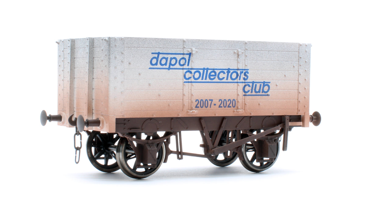 7F-072-015W 7 Plank 9' Wheelbase 2 Door Dapol Collectors Club - Weathered