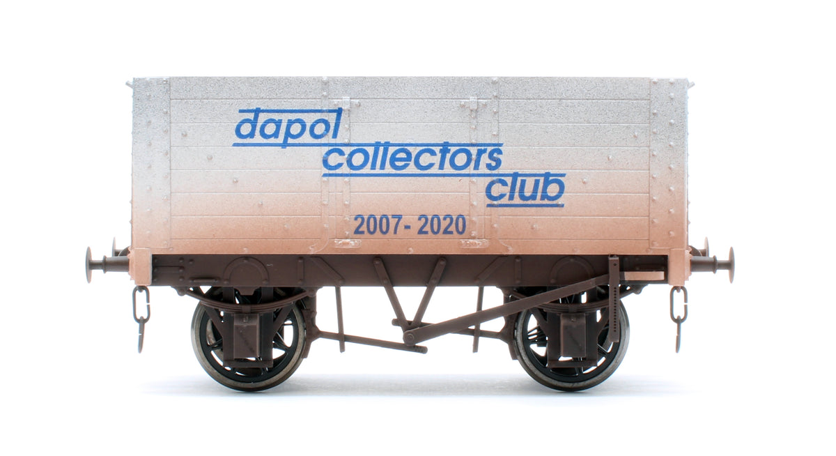 7F-072-015W 7 Plank 9' Wheelbase 2 Door Dapol Collectors Club - Weathered
