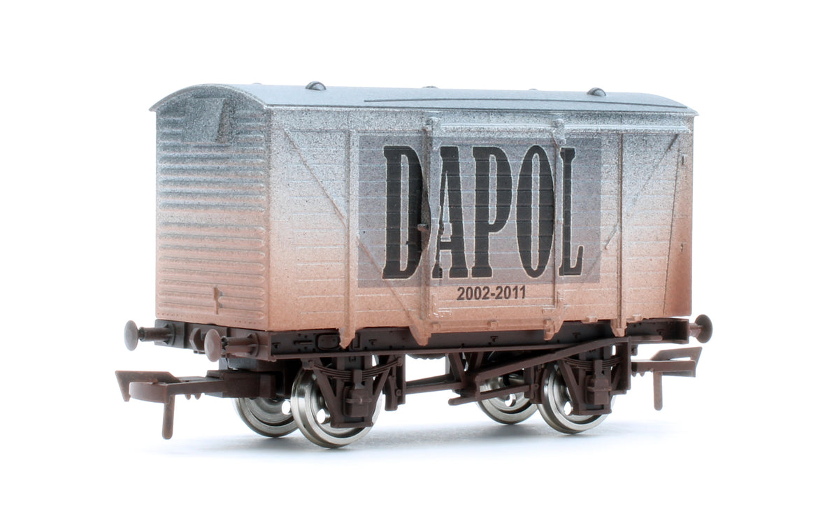 4F-011-196 Ventilated Van Dapol Logo 2002-2011 - Weathered