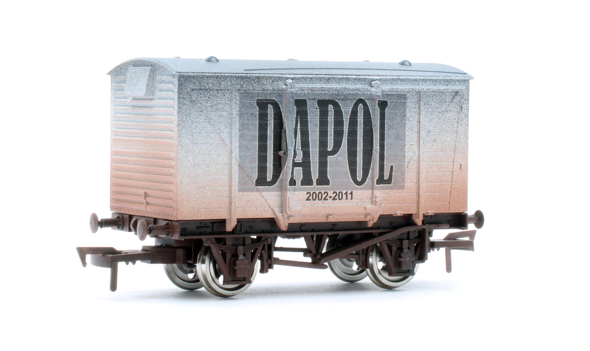 4F-011-196 Ventilated Van Dapol Logo 2002-2011 - Weathered