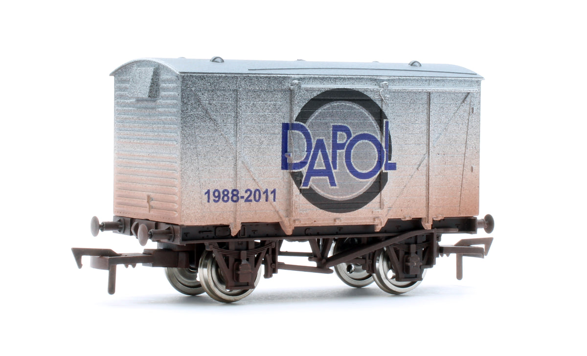 4F-011-198 Ventilated Van Dapol Logo 1988-2011 - Weathered
