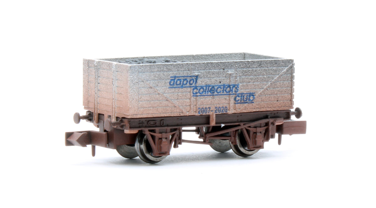 2F-071-137 7 Plank Dapol Collectors Club - Weathered
