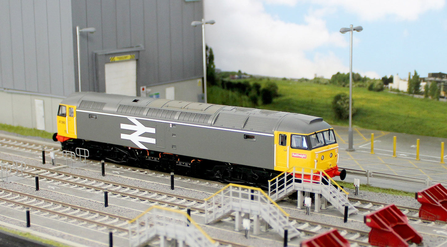 35-416 Class 47/0 47280 BR Railfreight Grey Diesel Locomotive